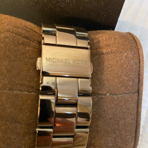 Michael Kors watch - Picture 4 of 4